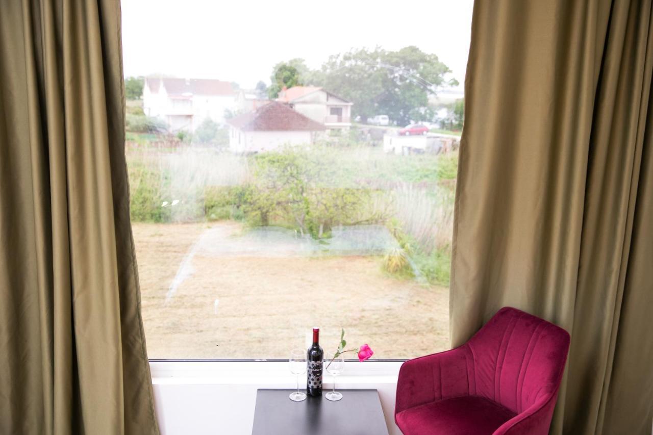 Aparthotel Kitehouse Usce Komin  Exteriér fotografie